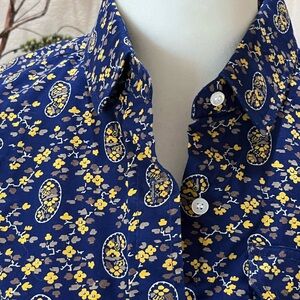 Blue and Yellow Paisley Womens Size 32 Button Down Shirt Rose Best Quality Brand